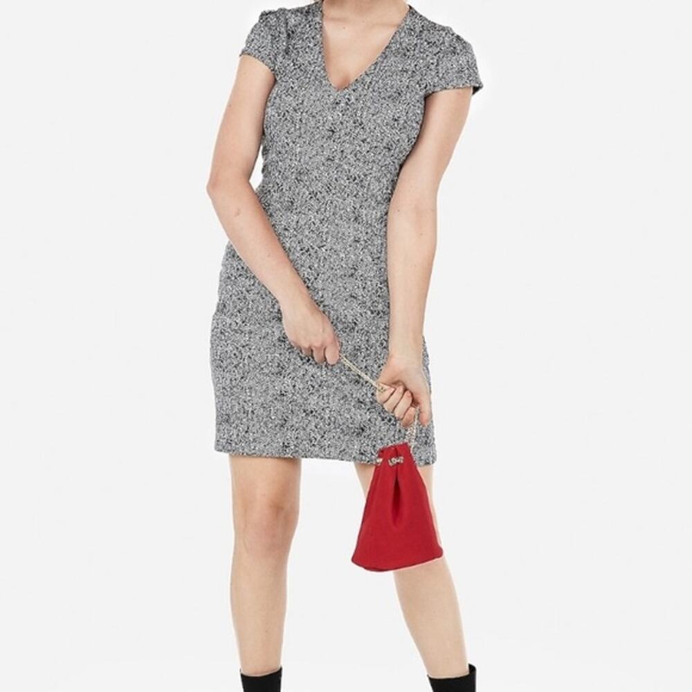 Express Black and White‎ Chevron Long Sleeve V-Neck Dress Petite - Size S